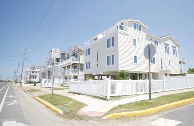 Beach Block, Internet, Central Air, Grill, Off-Street Parking, Well-Equipped Kitchen and Much More!