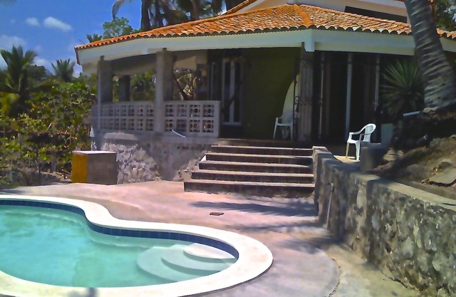 Beach Front House Pool at Surf K59 & K61 + Guest House, Apartment, Security 24/7