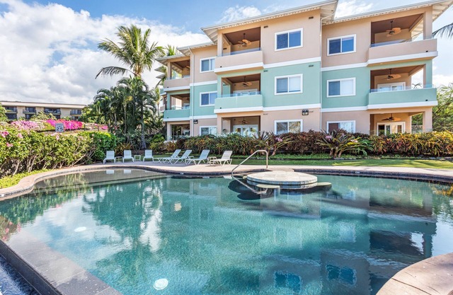 Beach Front Ocean View Top Floor Luxury Penthouse!