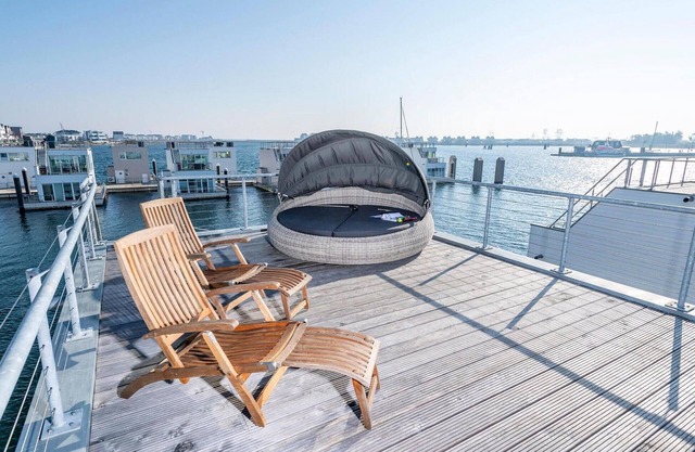 Beach front ship in Olpenitz with sauna