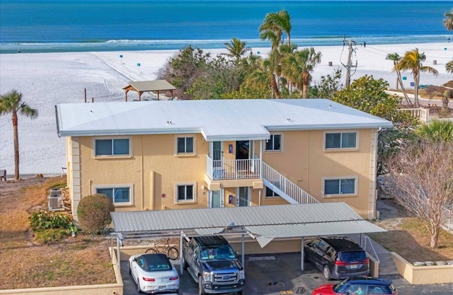 Beach Front. Siesta Key. Beautifully Updated Ground Floor Unit On The Beach.
