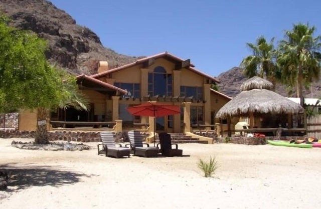 Beach Front Villa - Pets Allowed