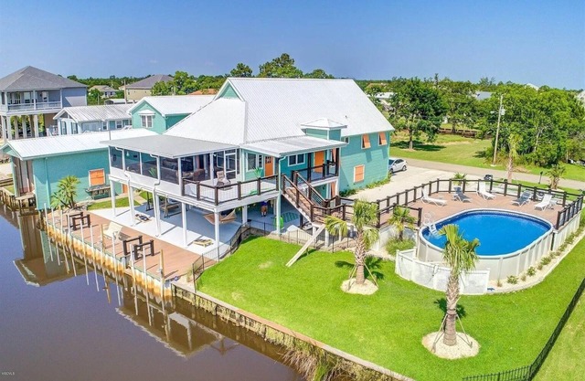 Beach House in the Bay!