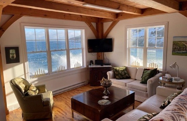 Beach House with Panoramic Ocean View