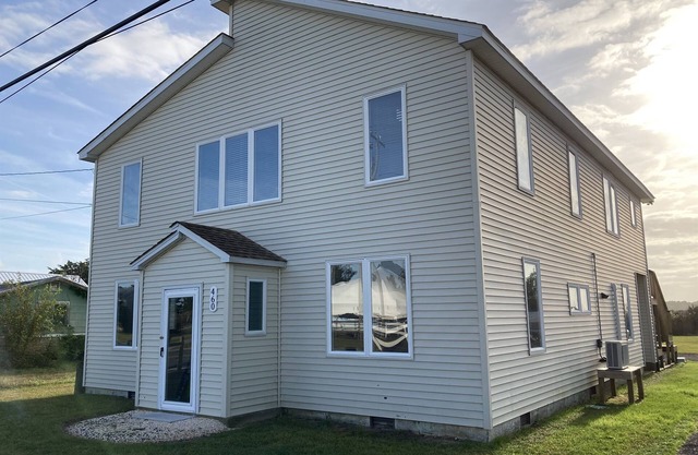Beach Lodge: 3 Bedroom - Pet Friendly - Game Room - Great for Multi Families