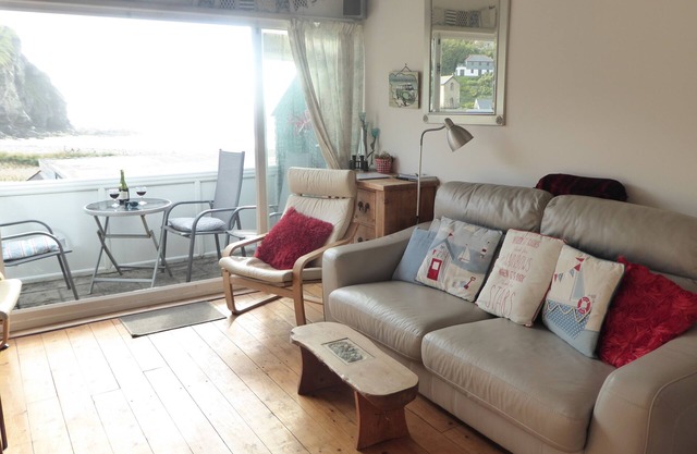 Beach side Accommodation, Porthtowan