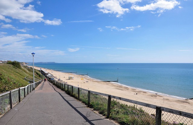 Beach Walk Stylish Southbourne 2-Bed Apartment near to Beach