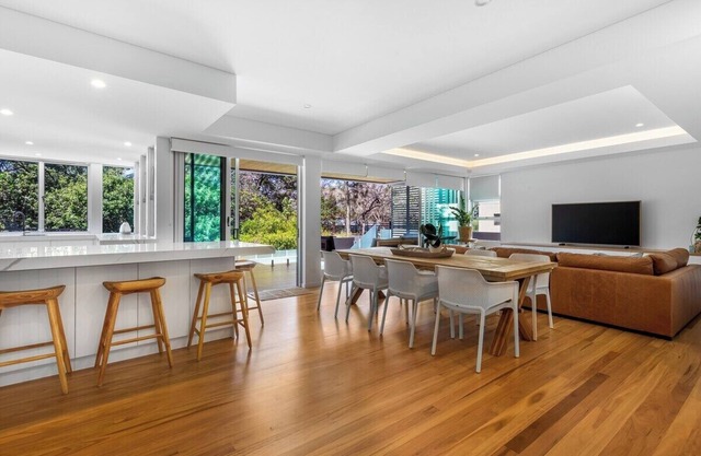 BEACH01- Mooloolaba Beachfront with Private Pool