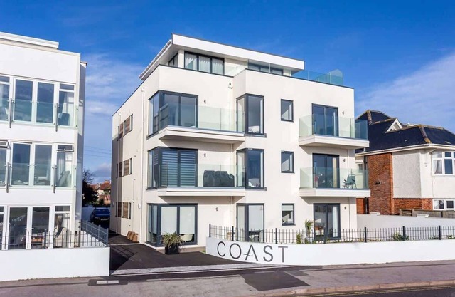 Beachcliff - On the Seafront with Two Balconies
