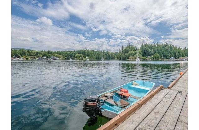 Beachcomber Cottage 8 Acre Waterfront Estate wDock