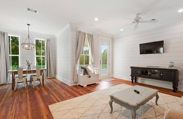 Beachfront 1 bedroom on the beach in Bay St Louis. Walking distance to Main St!
