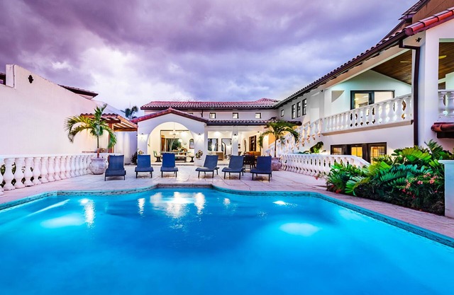BEACHFRONT 5BR Luxury Villa "Carolina Del Mar", Memorable Sunset Views.
