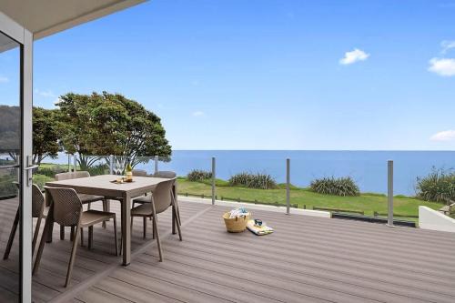 Beachfront Breeze - sea views for days