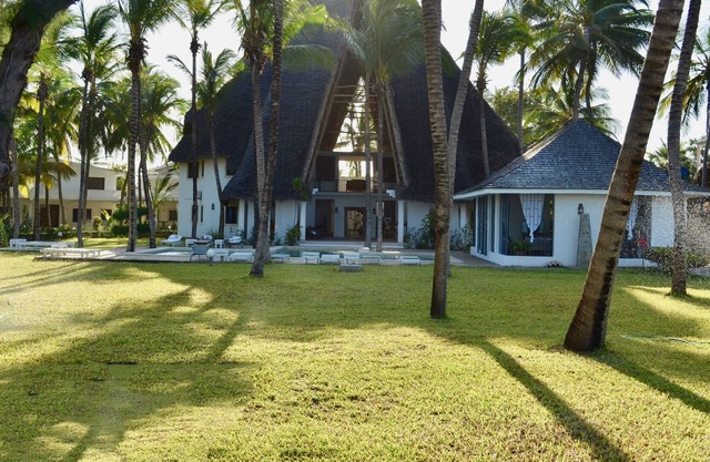 Beachfront heaven with all comforts of a luxury hotel