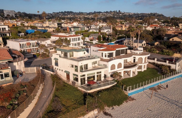 Beachfront Home with 3 Large Decks, Elevator, Family-friendly, Walk to Village