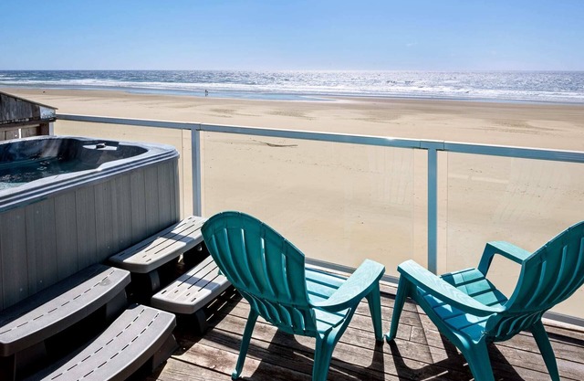Beachfront, Hot Tub, BBQ | Ocean Jewel