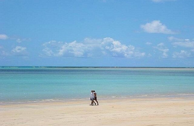 Beachfront house Ponta de Mangue - 4 bedrooms, 2 suites