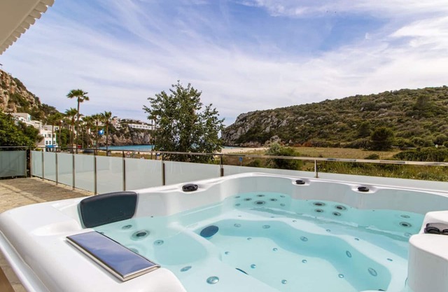 ❤ BEACHFRONT & JACUZZI ❤ Casa 4Brothers