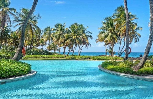Beachfront Luxury 2BR-Villa Acqua, Rio Mar