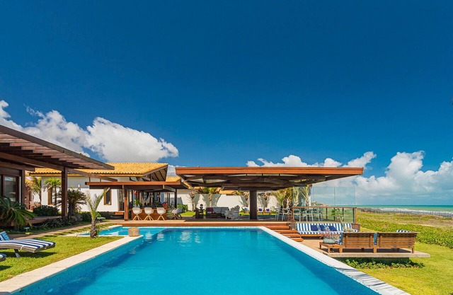 Beachfront Mansion in Taíba - Cea003