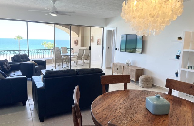Beachfront Newly Remodeled Luxury Condo-Sonoran Spa W 410 -3BR 2 BA Next to pool