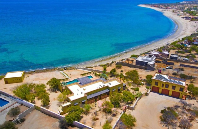 Beachfront Paradise in El Cardonal