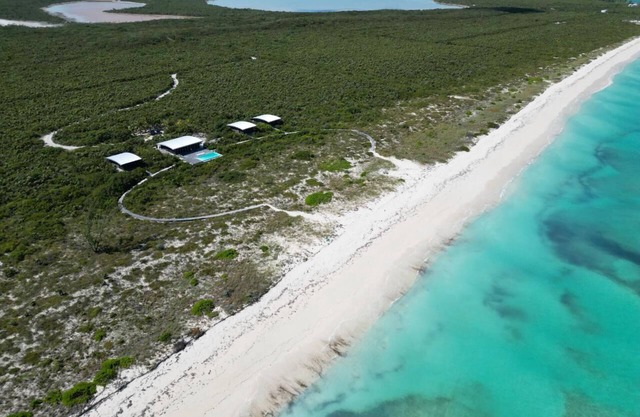 Beachfront ! Seclusion and Privacy, Miles of Beach, Perfect for a Couple!