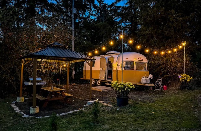 Beachfront Steampunk Airstream, Cosy Year-Round Glamping on the Kitsap Peninsula