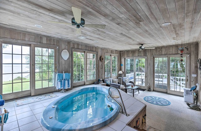 Beachfront Urbanna Home w/Gas Grill & Deck!