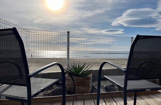 Beachfront Villa with Terrace, 4 Guests – Grau d’Agde