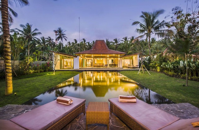 Beachfront Villas with Private Infinity Pool, ask us for the 2024 discount deal!
