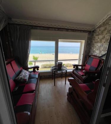 BEACHFRONT VUE SUR MER APPARt