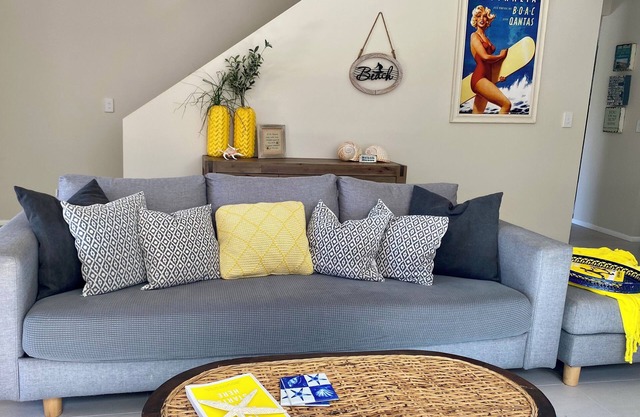 Beachhouse on Seabrae -SO close to beach and ESTUARY- Pet Friendly - free Wifi