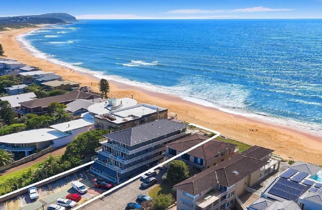 BEACHSIDE #7 | Close to beach | Accom Holidays