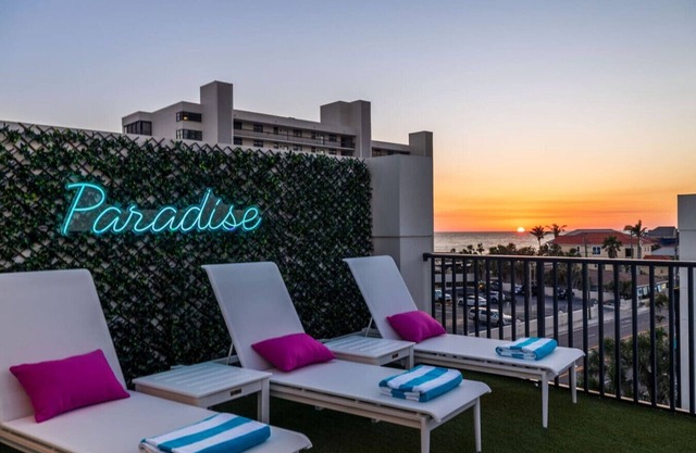Beachside Bliss | Rooftop Gulf Views & Fun Vibes