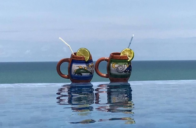 Beachside Getaway: Pool, Cliffside Views, and Direct Beach Access