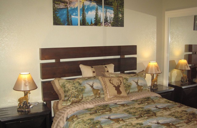 “Bear and Deer” 2 Bedroom private suite