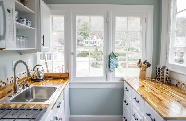 Bear House 1890, Workman Wing, Upgraded Detailed Amenities, Walk to Cafes, Shops
