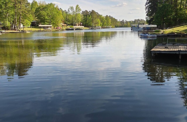 Beard Bungalow: Lakefront Home on Lake Greenwood - Cross Hill, SC