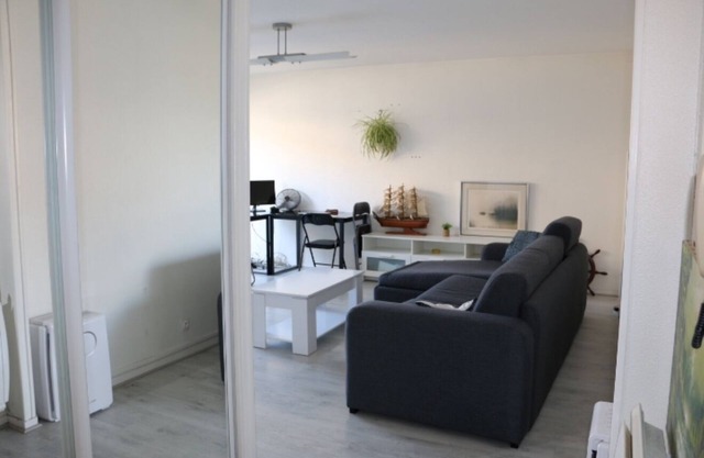 Beau T2 de 52m2 au Dernier Étage Avec Balcon