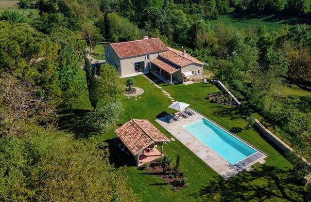 Beautiful property with pool & padel court in the heart of Gers Tuscany