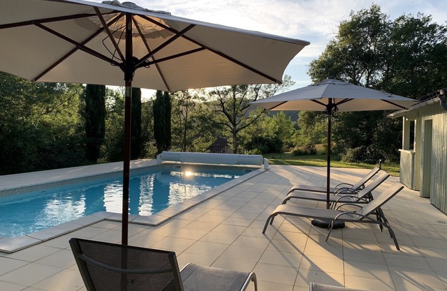 Beautiful stone Gite with heated pool by the river near Saint Antonin Noble Val