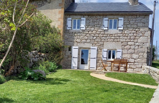 Beautifully restored cottage, all comfort in the heart of the Margeride