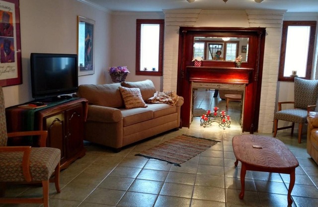 Beautiful 1 Bedroom in Safe, Historic Neighborhood