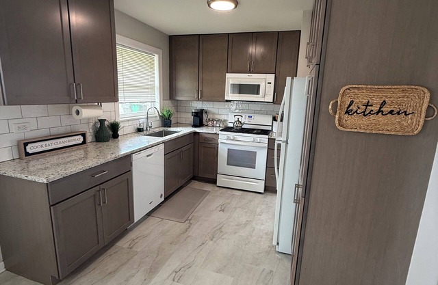 Beautiful 1 story, 3 Bedroom house in Bridgeview