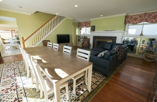 Beautiful 2 bed, 2 bath condo on St Clair River in Marysville, MI - U1n