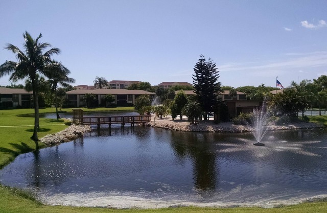 Beautiful 2 bedroom, 2 bath near Sanibel Island!