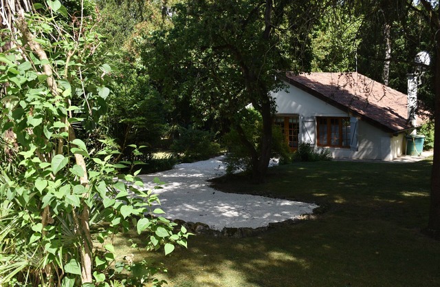 Beautiful 2 bedroom cottage 5 minutes from the River Charente