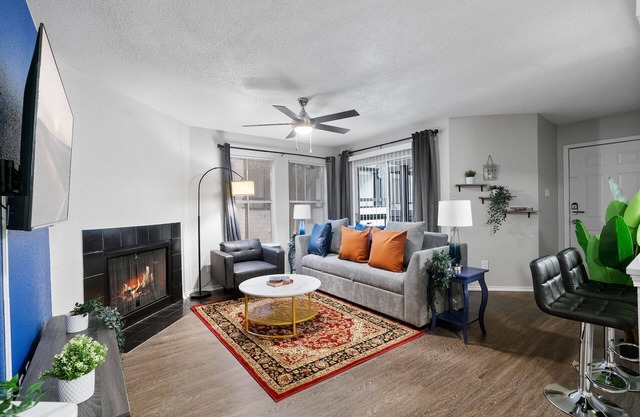 Beautiful 2BD/2BA in University Hills 7334
