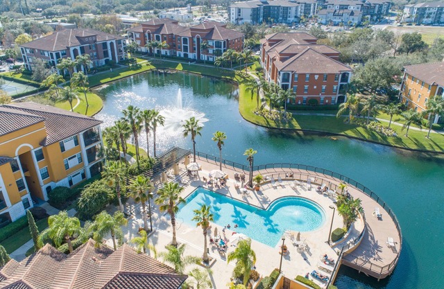 Beautiful 2BR Condo in Charming Sarasota